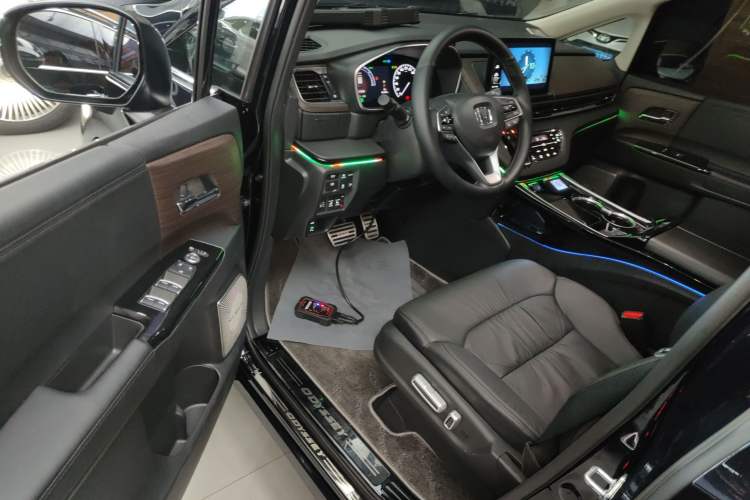 Used Honda Odyssey 2024 2.0L eHEV Sharp & Smart Edition