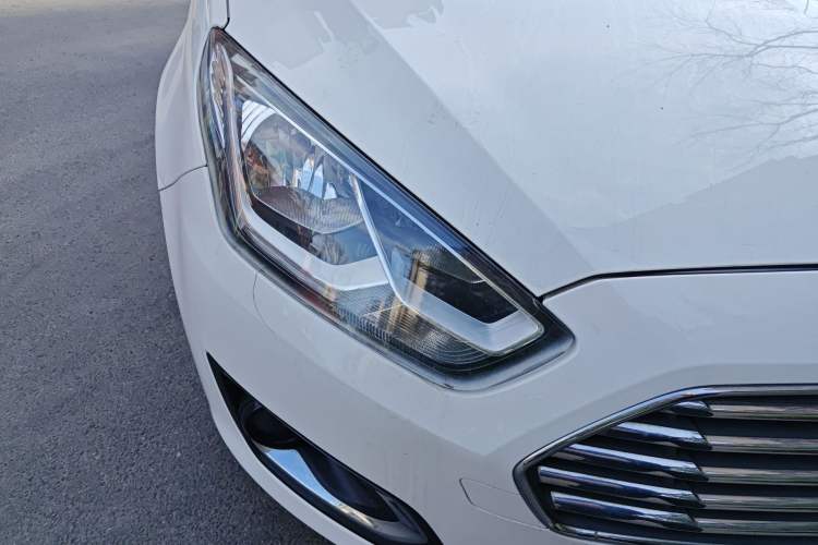 Used Ford Escort 2015 1.5L Automatic Fashion Model