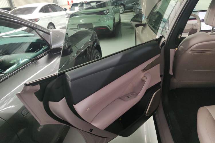 Used ONVO L60 2024 85 kWh Rear-Drive Version
