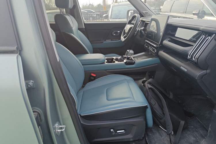 Used JETOUR Freelander 2025 2.0TD Automatic XWD Conqueror Right Front Seat