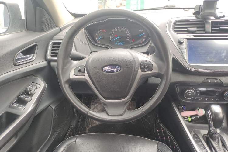 Used Ford Escort 2015 1.5L Automatic Fashion Model
