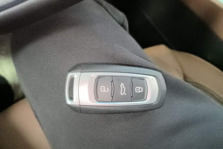 Used Geely Auto Emgrand GT 2017 2.4L Comfort Model Vehicle Key