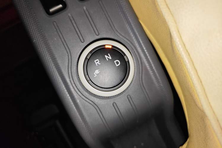 Used Wuling Hongguang MINIEV 2022 Macaron Premium Model – Lithium Iron Phosphate