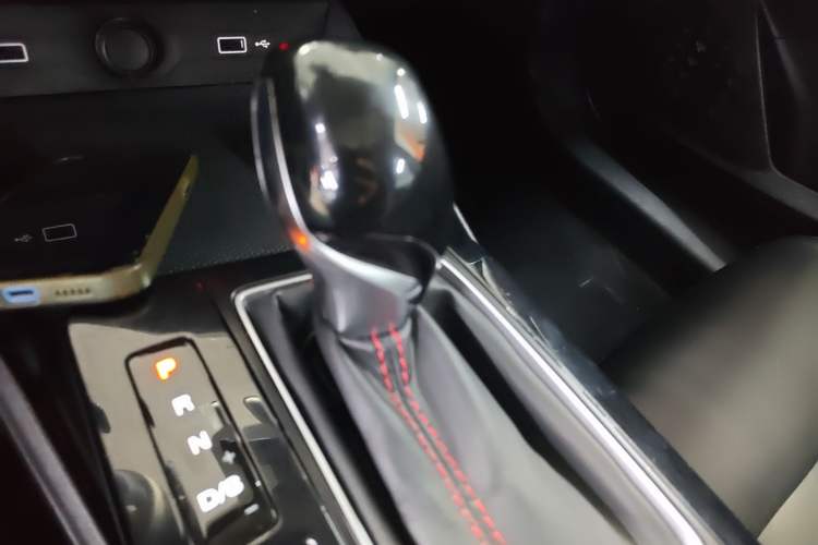 Used MG 5 2021 Revised Version 180 DVVT CVT Youth Luxury Edition Gear Lever