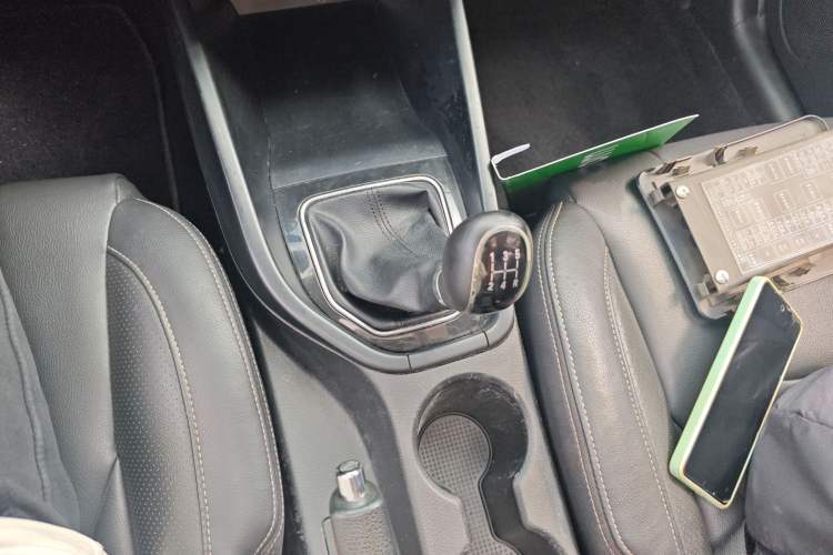 Used Dongfeng Fengon 580 2017 1.8L Manual Comfort Model Gear Lever