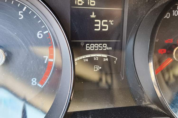 Used Volkswagen Lavida 2017 1.6L Manual Fashion Edition
