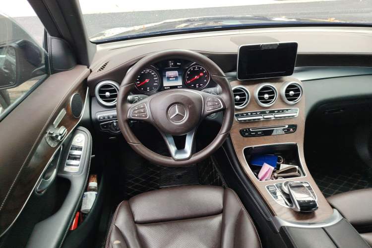 Used Mercedes-Benz GLC 2018 Refreshed GLC 300 4MATIC Dynamic Edition
