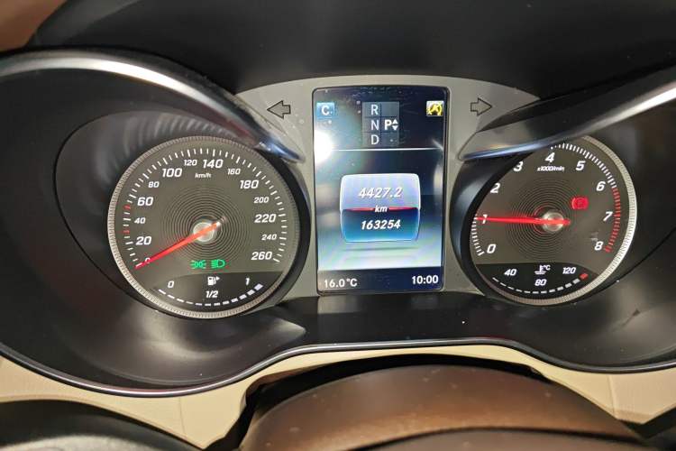 Used Mercedes-Benz GLC 2016 GLC 260 4MATIC Luxury Model Instrument Cluster