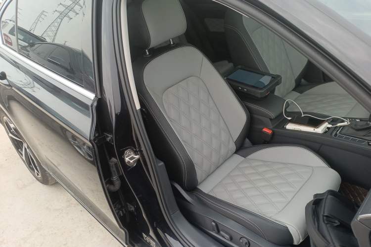 Used Volkswagen Magotan 2023 2 Million Units Limited Edition 330TSI DSG Leading Version