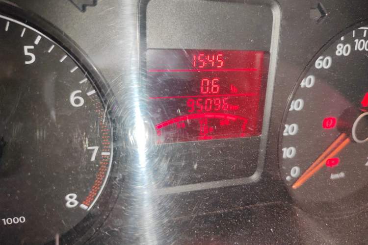 Used Volkswagen Polo 2011 1.4L Manual ZhiShang Edition Odometer Close Up