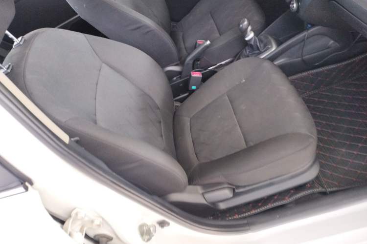 Used Kia K2 2015 Sedan 1.4L MT GLS