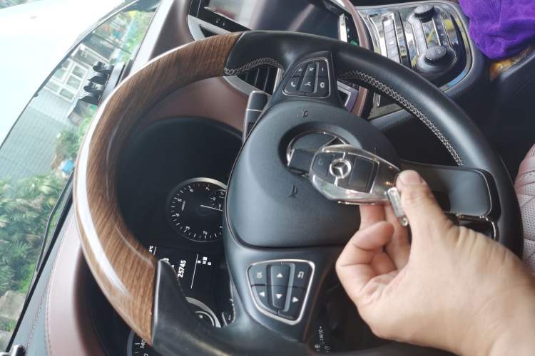 Used Mercedes-Benz Vito 2020 2.0T Elite Version 7 Seats
