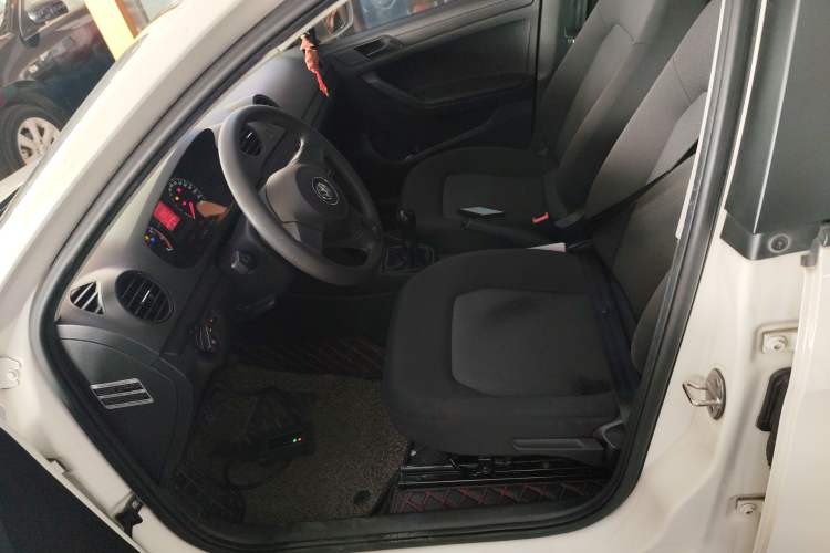 Used Volkswagen Jetta 2015 1.4L Manual Fashion Model