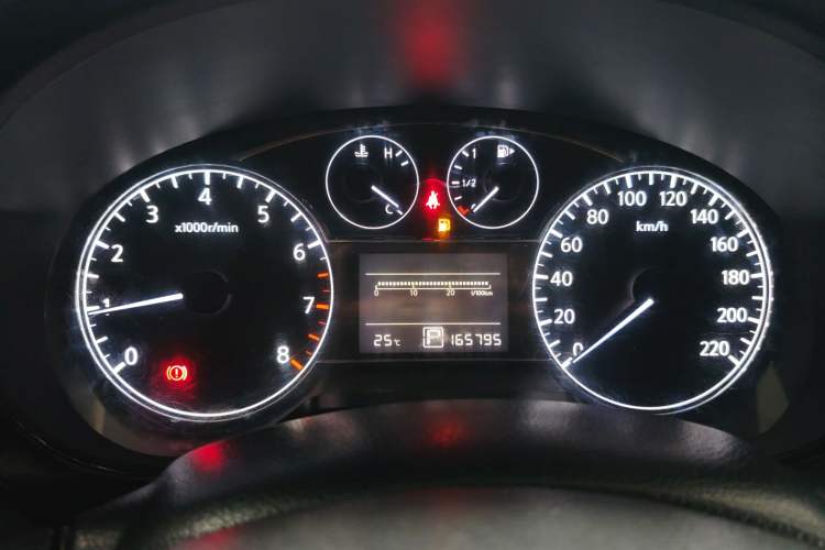 Used Nissan Tiida 2011 1.6L CVT Smart Version