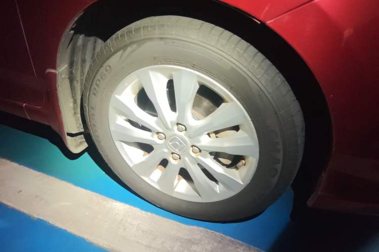 Used Honda City Classic 2012 1.5L Automatic Elite Edition Right Front Wheel Hub