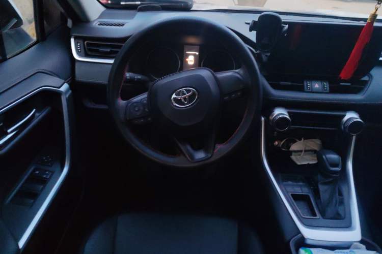 Used Toyota Wildlander 2022 2.0L CVT Two-Wheel Drive Leading Edition Steering Wheel