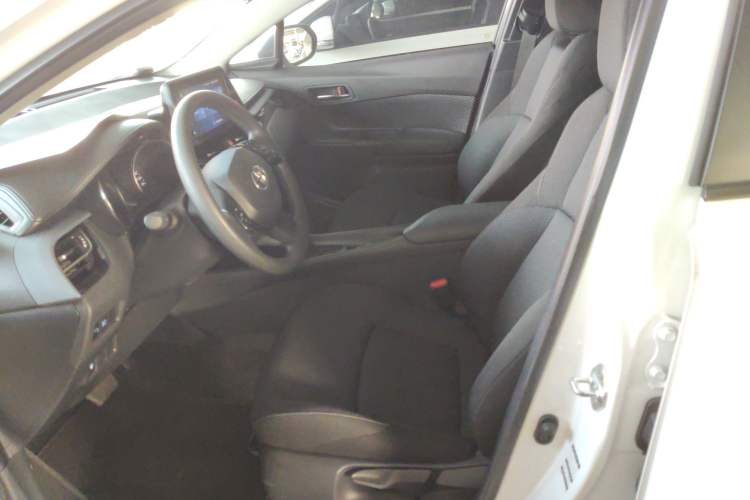 Used Toyota IZOA 2021 2.0L Enjoy Edition
