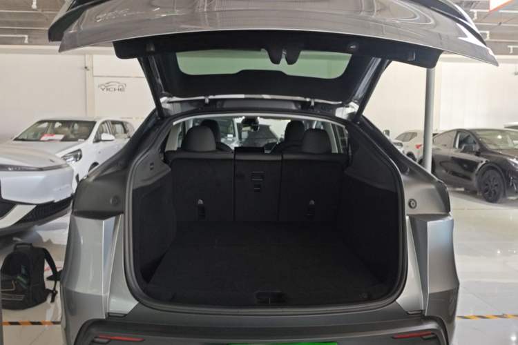 Used Tesla Model Y 2025 Rear-Wheel Drive First Edition Trunk