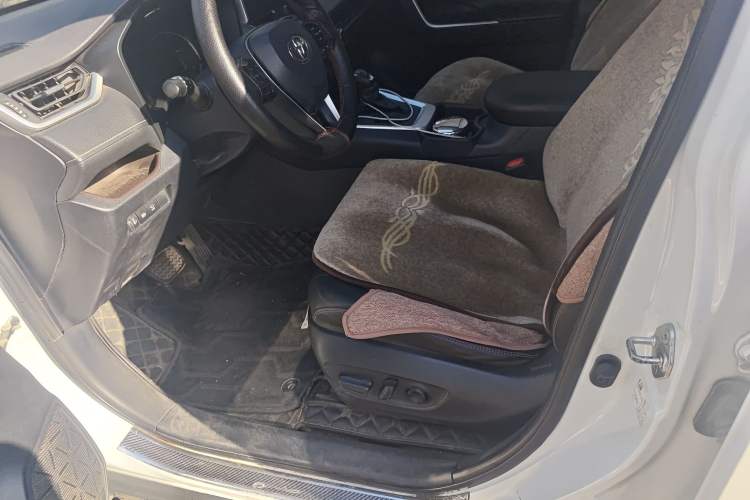 Used Toyota RAV4 2020 2.0L CVT Two-Wheel Drive Prestige Edition