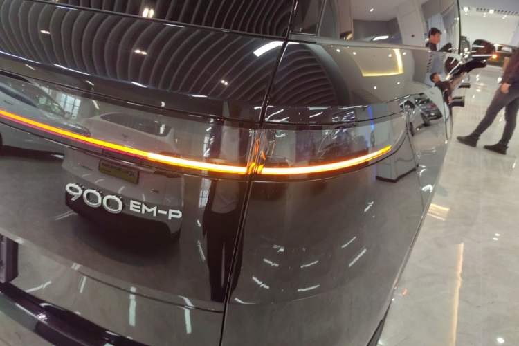 Used Lynk & Co 900 2025 1.5T Ultra Exterior 3