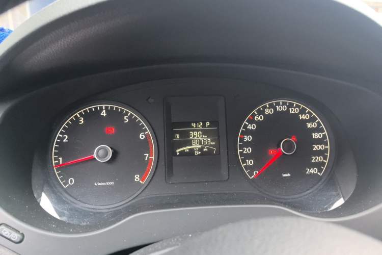 Used Volkswagen Sagitar 2014 1.6L Automatic Comfort Model Instrument Cluster