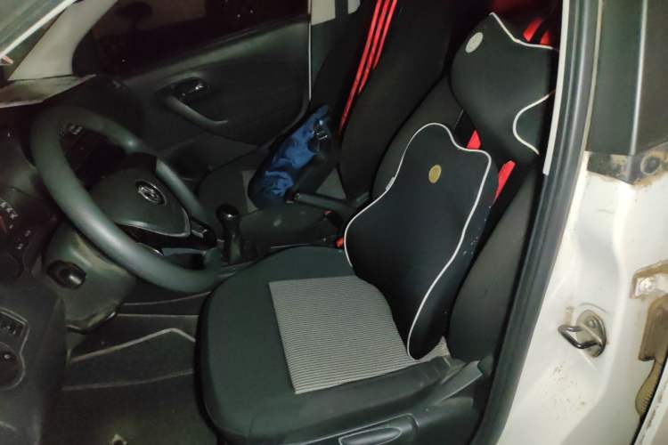 Used Volkswagen Polo 2014 1.4L Manual Fashion Edition