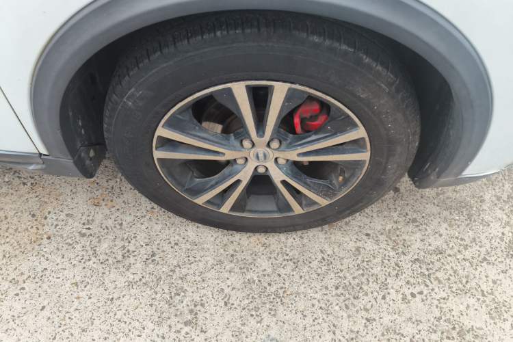 Used SWM X7 2016 1.8L Manual Luxury Edition 7 Seats Right Front Wheel Hub