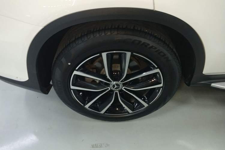 Used Mercedes-Benz GLC 2020 GLC 300 L 4MATIC Dynamic Edition Exterior 8