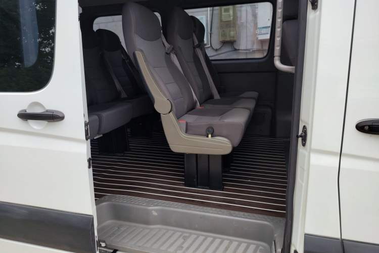 Used JAC Group Sunray 2021 2.0T 4-Series Star Express 8/9-Seater D20TCIF1