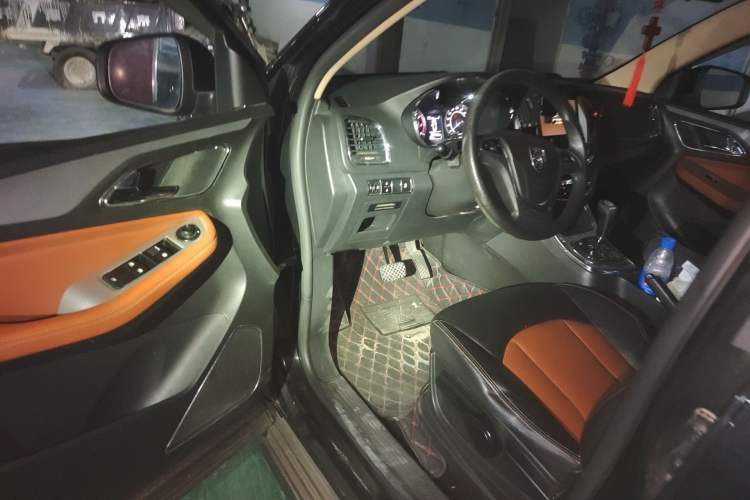 Used Baojun 560 2016 1.8L iAMT Elite Edition
