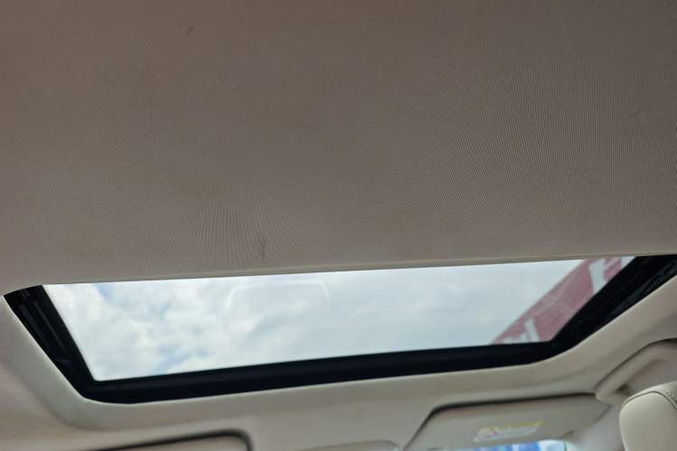 Used Ford Escort 2015 1.5L Automatic Fashion Model Headliner