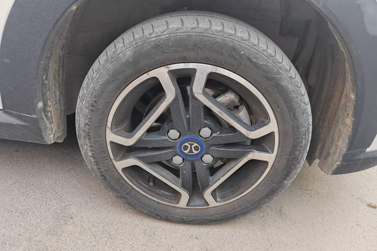Used BAIC New Energy EC3 2019 Lingxiu Edition Right Front Wheel Hub