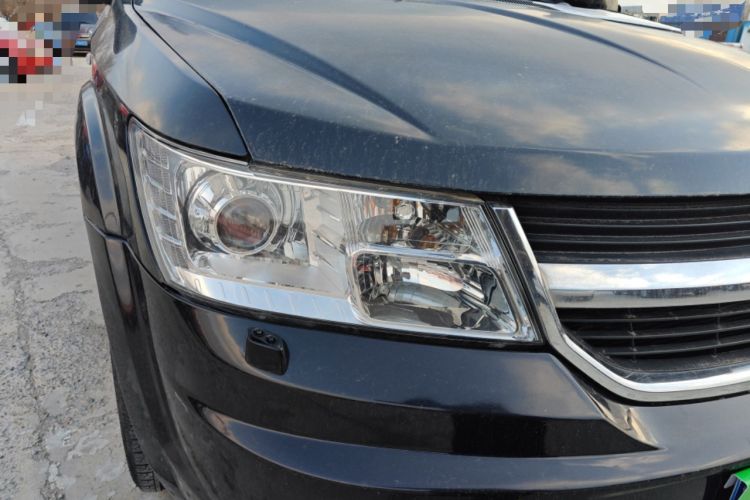 Used Dodge Journey 2010 2.7 Right Front Headlight