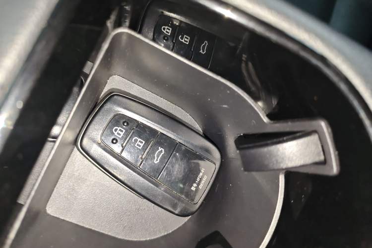 Used Toyota Avalon 2022 2.0L Luxury Edition