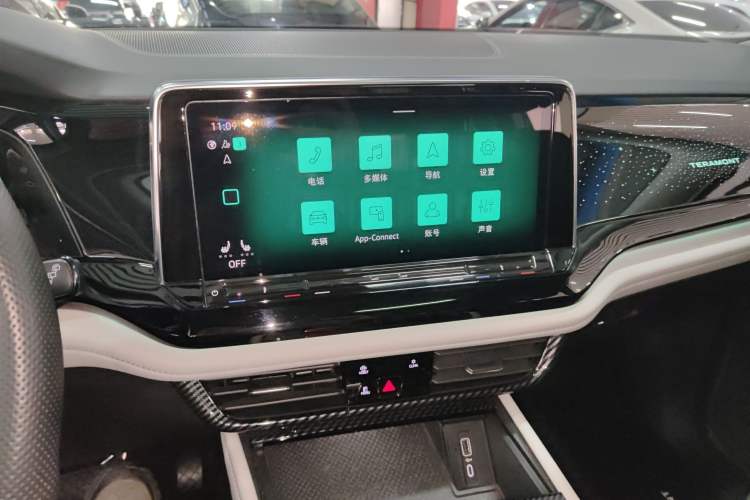 Used Volkswagen Teramont 2023 530 V6 Four-Wheel Drive Prestige Luxury Edition Audio And AC Panel