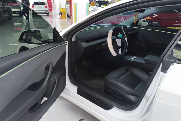 Used Tesla Model 3 2023 Rear-Wheel-Drive Version
