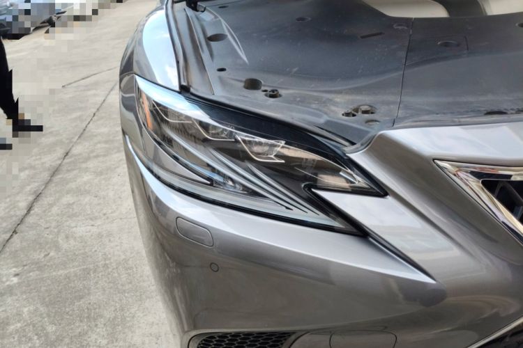 Used Lexus LS 2018 500h Excellence Edition China VI standard