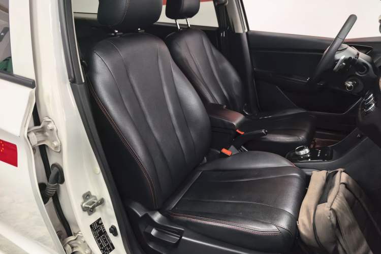 Used Baojun 310W 2018 1.5L Automatic Fashion Edition China VI
