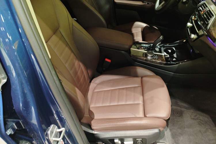 Used BMW X3 2020 xDrive30i Luxury Model with M Sport Package Right Front Seat