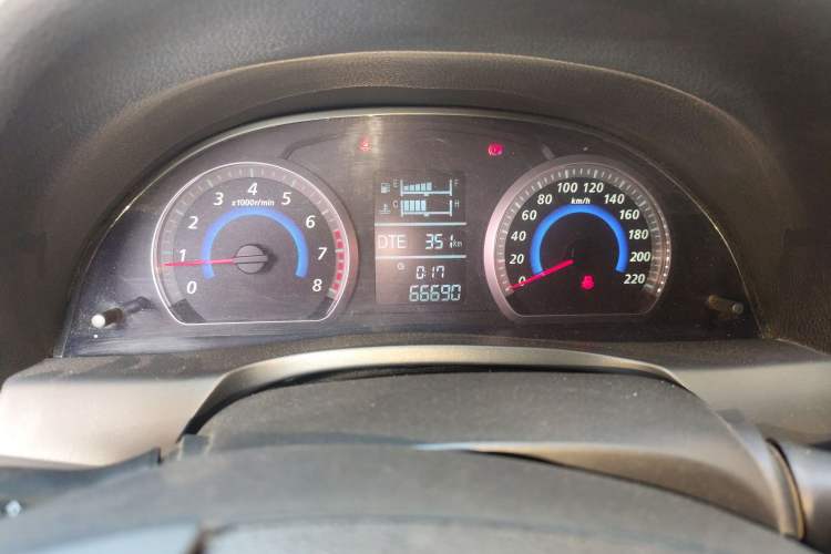 Used Zotye Z300 2014 1.5L Value Edition Manual Elite Model