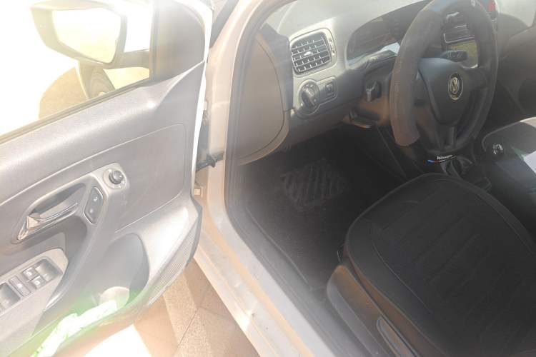 Used Volkswagen Polo 2014 1.4L Manual Fashion Edition