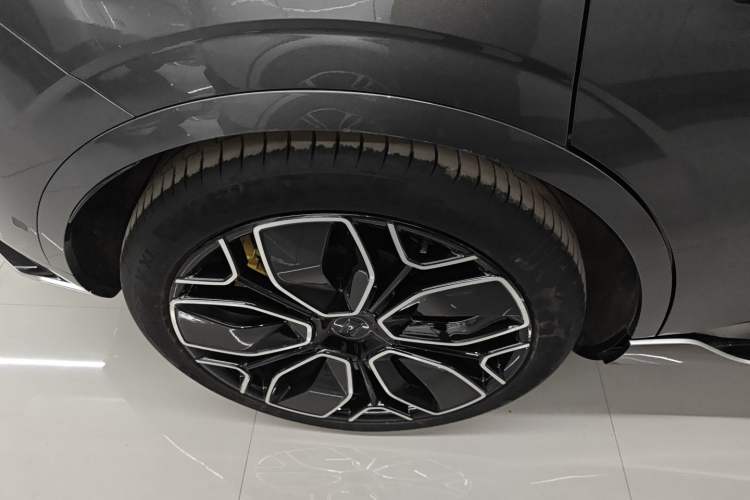 Used Avatr 11 2024 730 Luxury Edition with Three Lasers and Rear-Wheel Drive
