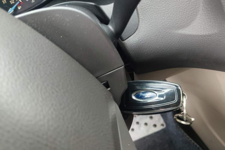 Used Ford Focus 2012 Sedan 1.6L Automatic Fashion Edition