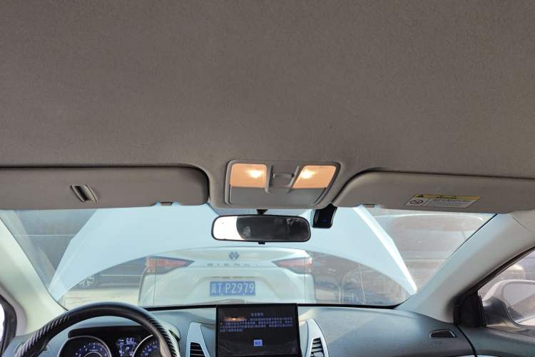 Used Hyundai Elantra (5th Generation / Langdong) 2016 1.6L Automatic Smart Version