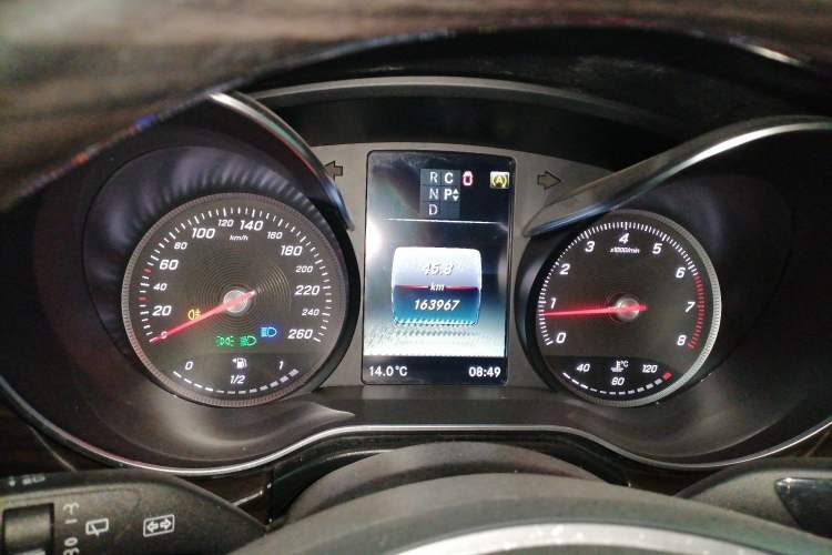 Used Mercedes-Benz V-Class 2017 V 260 Avantgarde Edition
