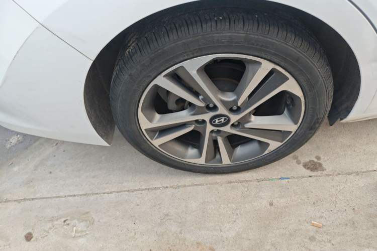 Used Hyundai Elantra (6th Generation / Lingdong) 2016 1.6L Automatic ZhiXuan – Elite Version Right Rear Wheel Hub