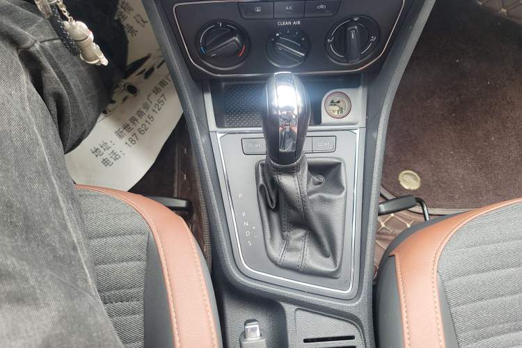 Used Volkswagen Lavida 2019 Lavida Start 1.5L Automatic Comfort Edition China VI Standard Gear Lever