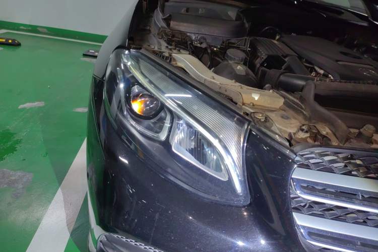 Used Mercedes-Benz GLC 2018 Facelift GLC 260 4MATIC Luxury Edition Right Front Headlight