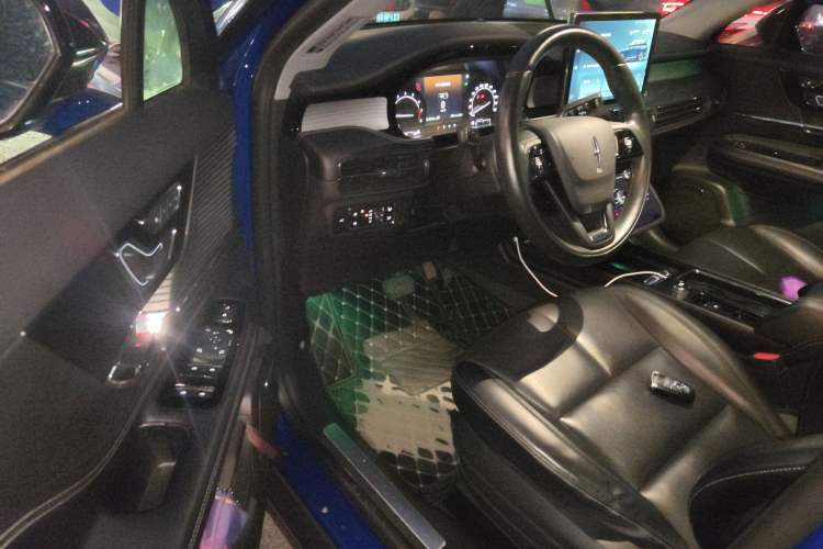 Used Lincoln Corsair 2020 2.0T Two-Wheel Drive Luxury Edition Driver Seat