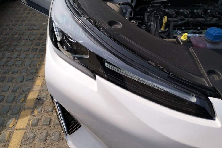 Used CHANGAN NEVO Q05 2025 Truly Delicious Version 125cc Beyond-Excellent Type Right Front Headlight